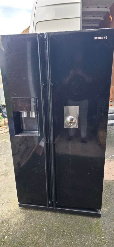 Samsung RSH1DBBP American Fridge Freezer Black Plumbed