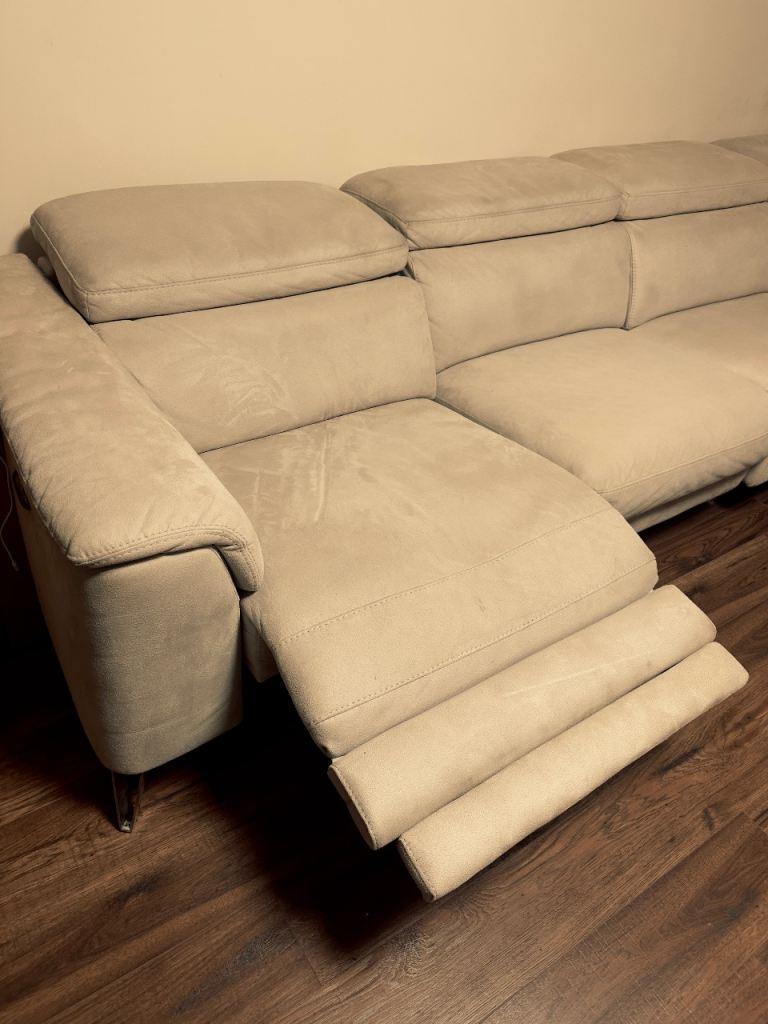 Large Beige Corner Sofa with Recliner – Good Condition