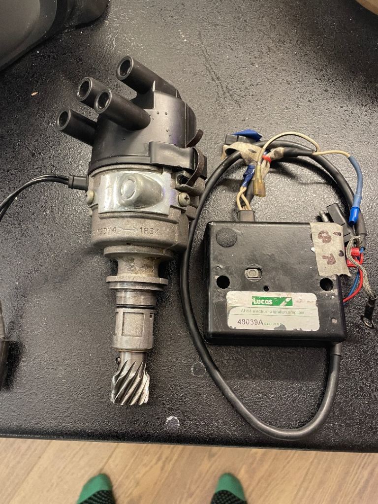 Lucas 59D distributer and matched Lucas AB14 amplifier