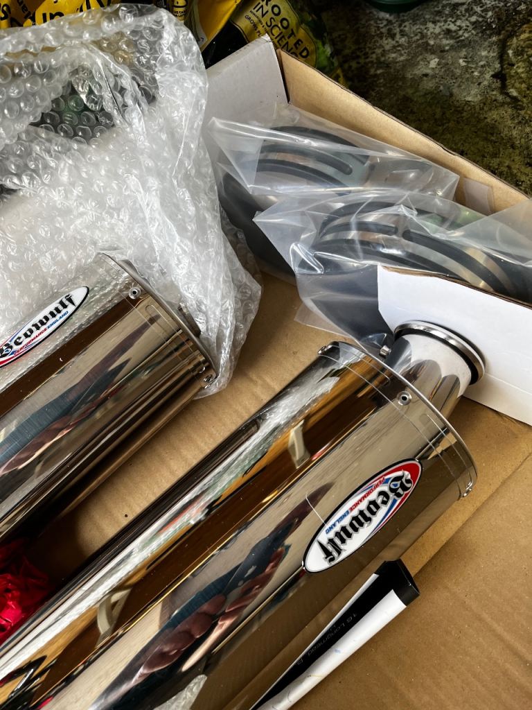 Suzuki TL1000R end cans