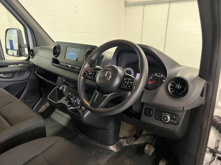 2021 Mercedes-Benz Sprinter 3.5t Progressive Crew Cab Tipper CHASSIS CAB DIESEL Manual