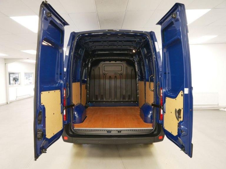 72 RENAULT MASTER 2.3 DCI 135 BHP SWB BUSINESS EDITION ( SAT NAV )