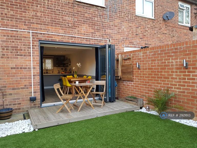 2 bedroom house in Vernon Walk, Northampton, NN1 (2 bed) (#2921613)