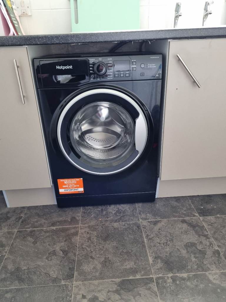 Hotpoint Washing Machine - near new condition