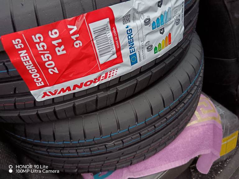 2 Tyres