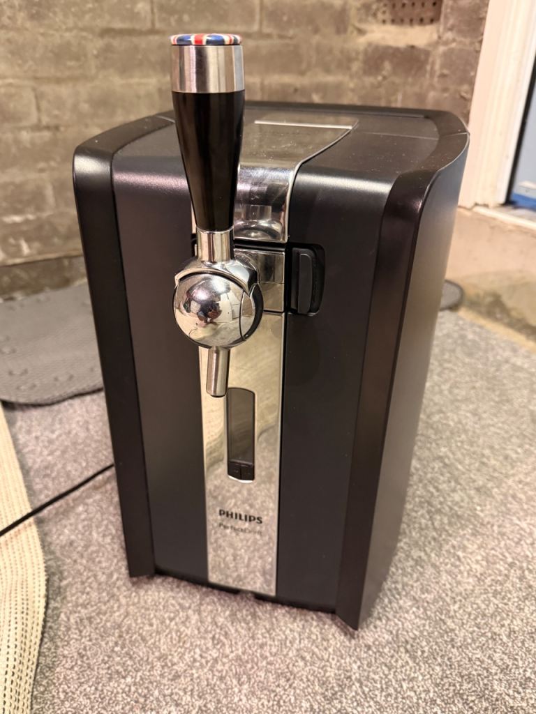 Philips Perfect  Draft Beer machine with 3 kegs