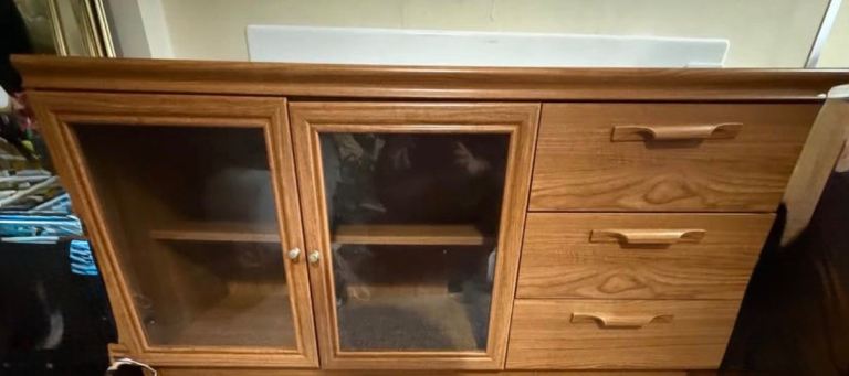  Vintage-Inspired Wood Veneer Sideboard / Media Console