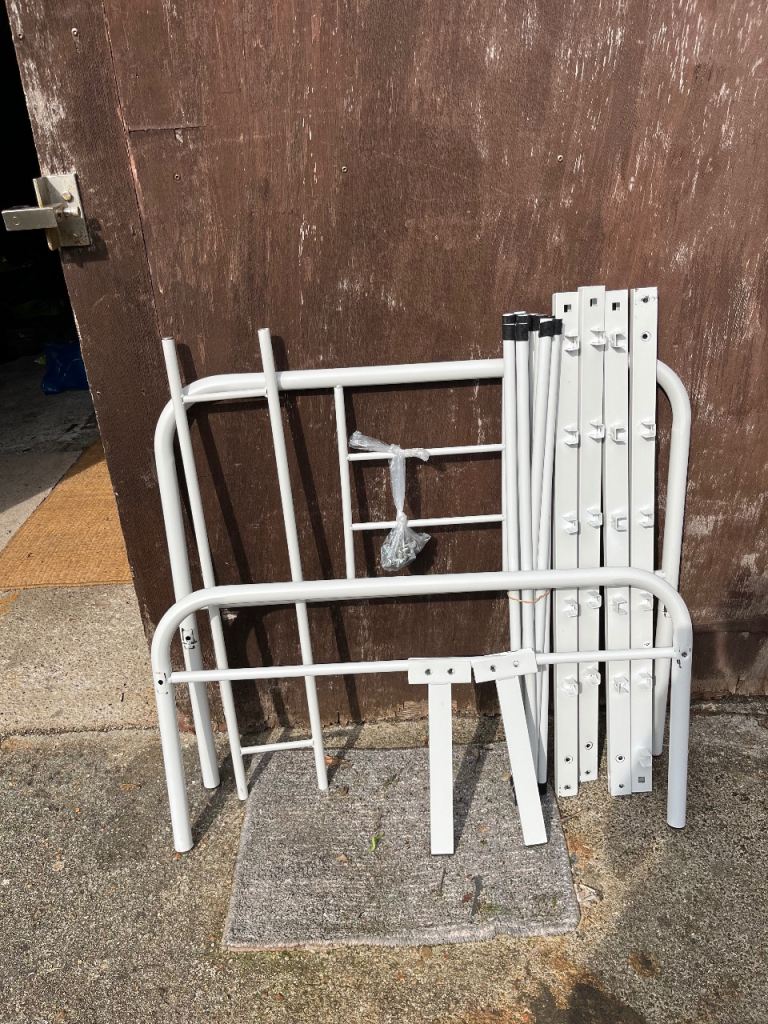 Single metal bed with memory foam mattres