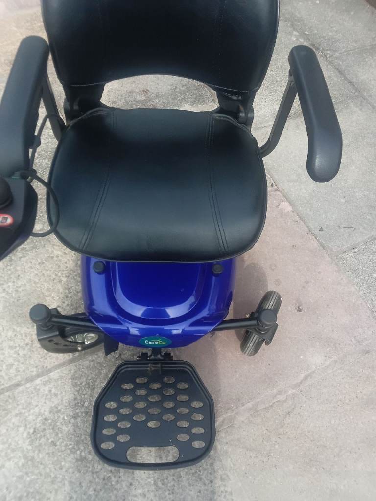 Powered mobility chair 