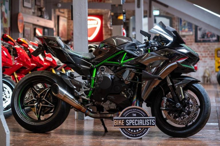 KAWASAKI Ninja H2 1000 Super Sports Petrol Manual (200 ps)
