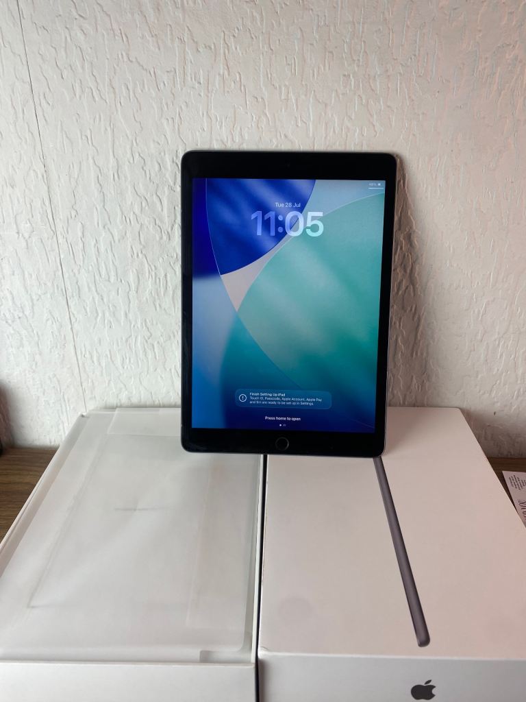 Apple iPad 9th Generation 2021 64GB, Wi-Fi, 10.2 Inch, Space Grey