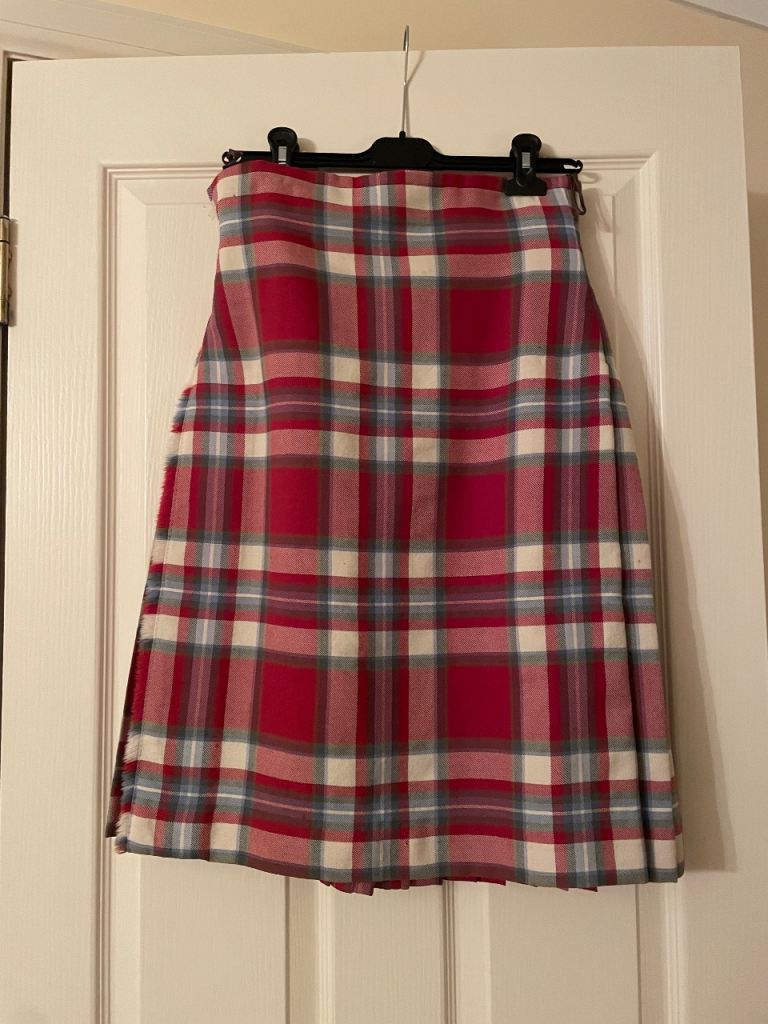 Highland dancing kilt 