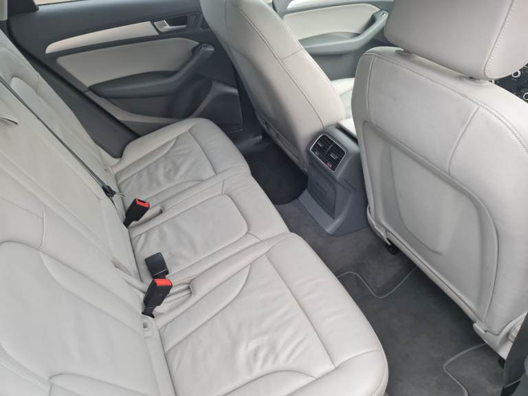 Audi, Q5, Estate, 2014, Manual, 1968 (cc), 5 doors