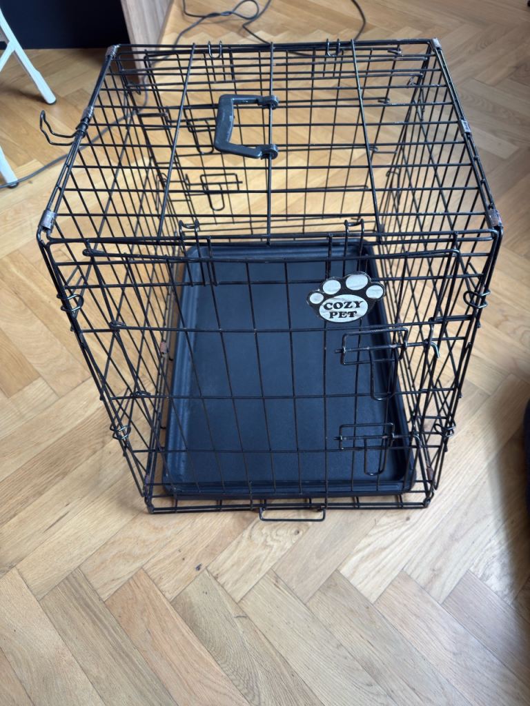 Car Dog Crate suitable for small and medium sized dogs.