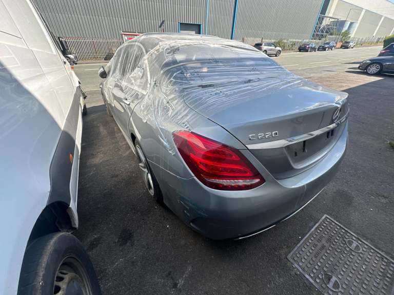 2015 MERCEDES-BENZ C CLASS C220 BLUETEC AMG LINE 2.1 DIESEL 7 SPEED AUTO BREAKING FOR PARTS
