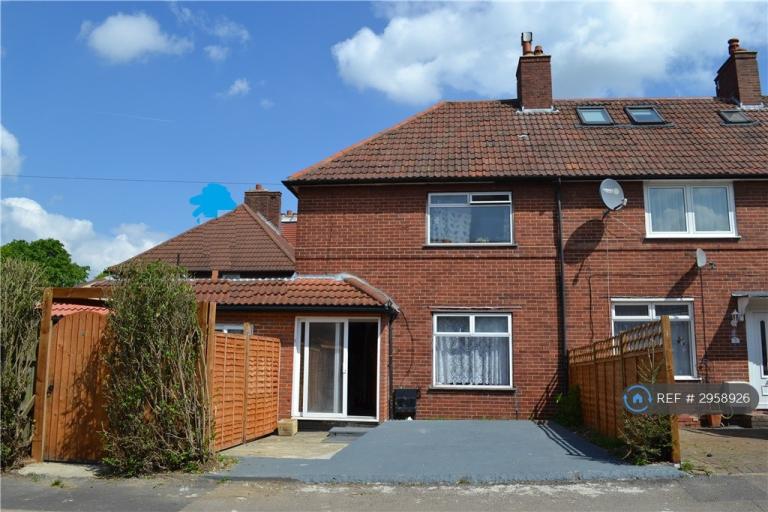 3 bedroom house in Croaxden Walk, London, SM4 (3 bed) (#2958926)