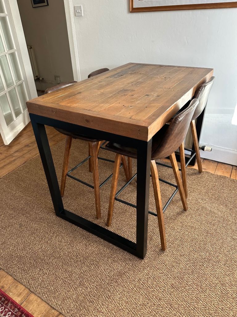 Dining table set