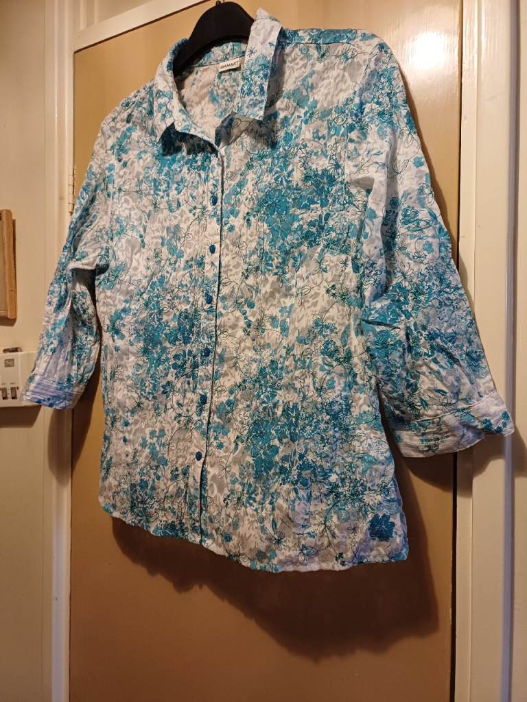 Floral blouse 