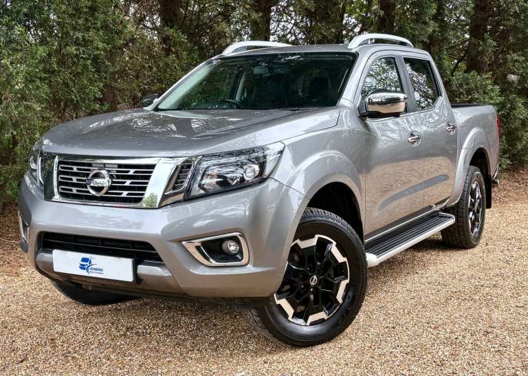 2020 NISSAN NAVARA Tekna 4x4 Double Cab Pickup 2.3dCi Auto Euro6 (190PS) FSH