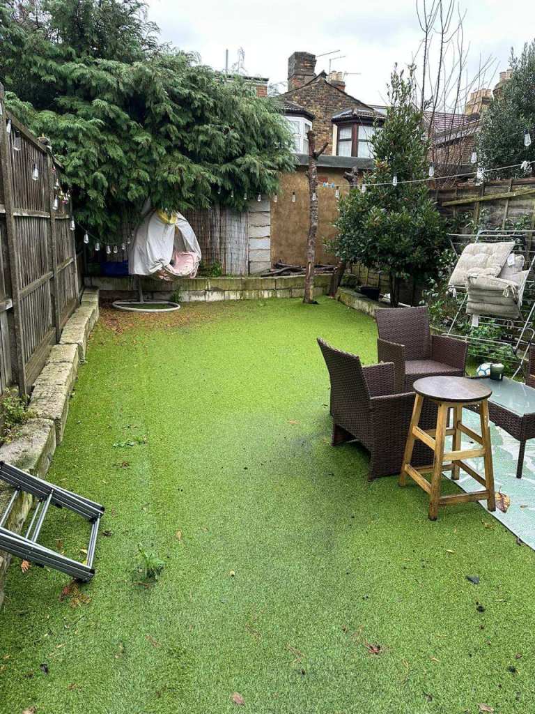 Box room available for one person 