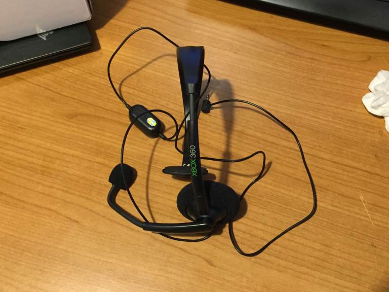 Xbox 360 standard Headset, never used thus in as new condition but untested hence free to uplift
