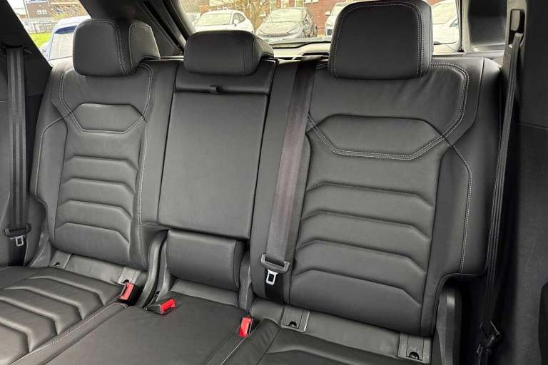 2018 Volkswagen Touareg 3.0 V6 TDI 4Motion R-Line Ã¢Â­Â14 way power adjustment, Innovation cockp...