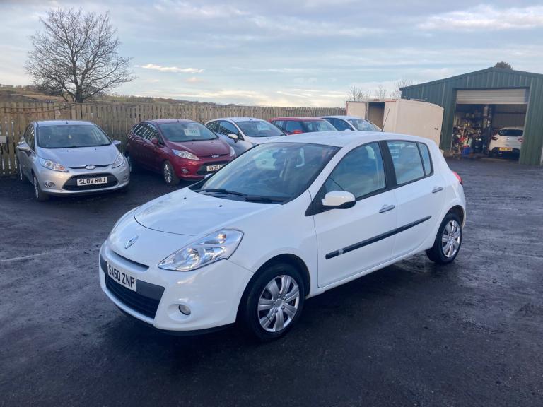 2010 Renault Clio 1.2 16V Expression 5dr HATCHBACK Petrol Manual