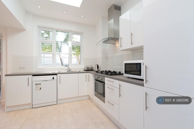 6 bedroom house in Mayton Street, London, N7 (6 bed) (#2882196)