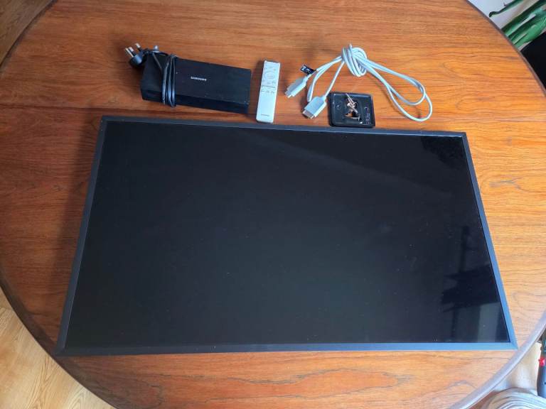 Samsung 32” Smart Monitor / TV – QE32LS03TCUXXU (The Frame Series)