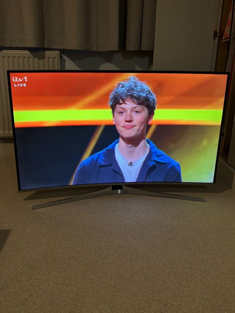 Samsung 49” Curved 4K UHD Smart TV – Immaculate Condition with Original Box