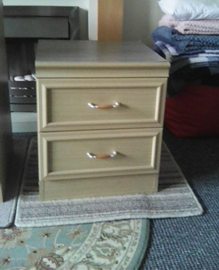 **URGENT** 2 CABINETS TO BE COLLECTED FROM SIGNAL ROAD GRANTHAM NG31 9BP - PLEASE