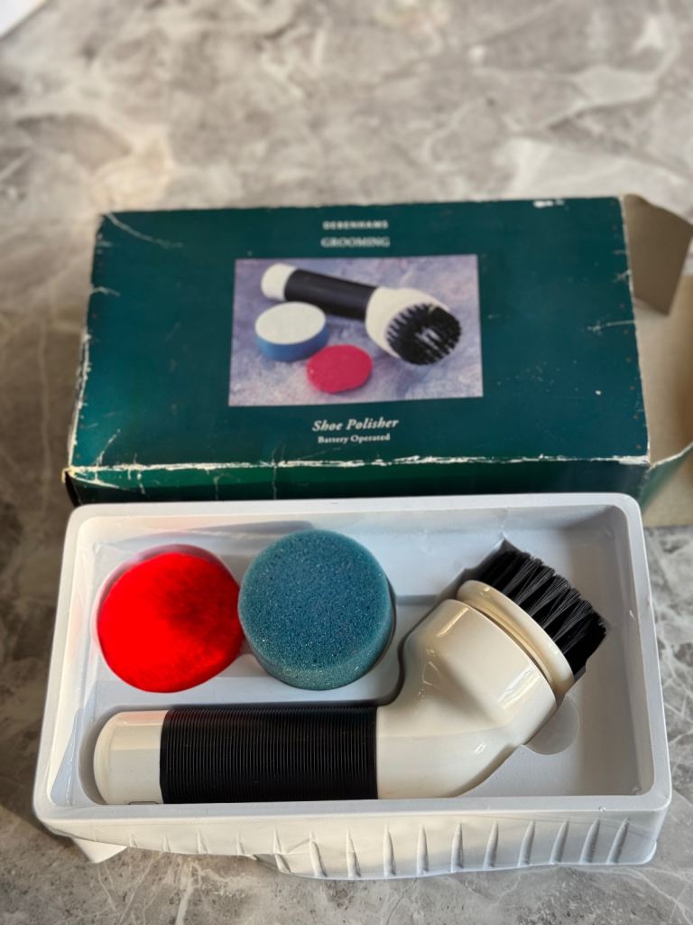 Debenhams Battery Operated Shoe Polisher Kit