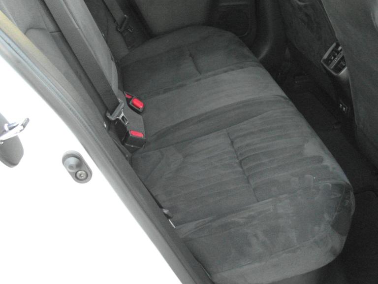 2020 Lexus UX 2.0 250h Premium SUV 5dr Petrol Hybrid E-CVT Euro 6 (s/s) (184 ps) ESTATE Petrol/El...