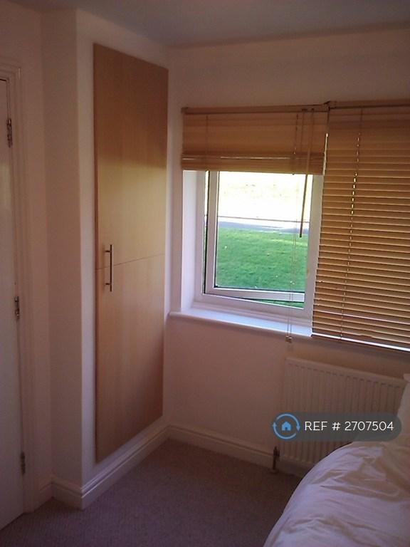1 bedroom flat in Broad Dean, Eaglestone, Milton Keynes, MK6 (1 bed) (#2707504)