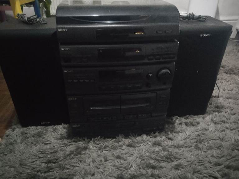 Sony hifi stereo with turntable and speakers 