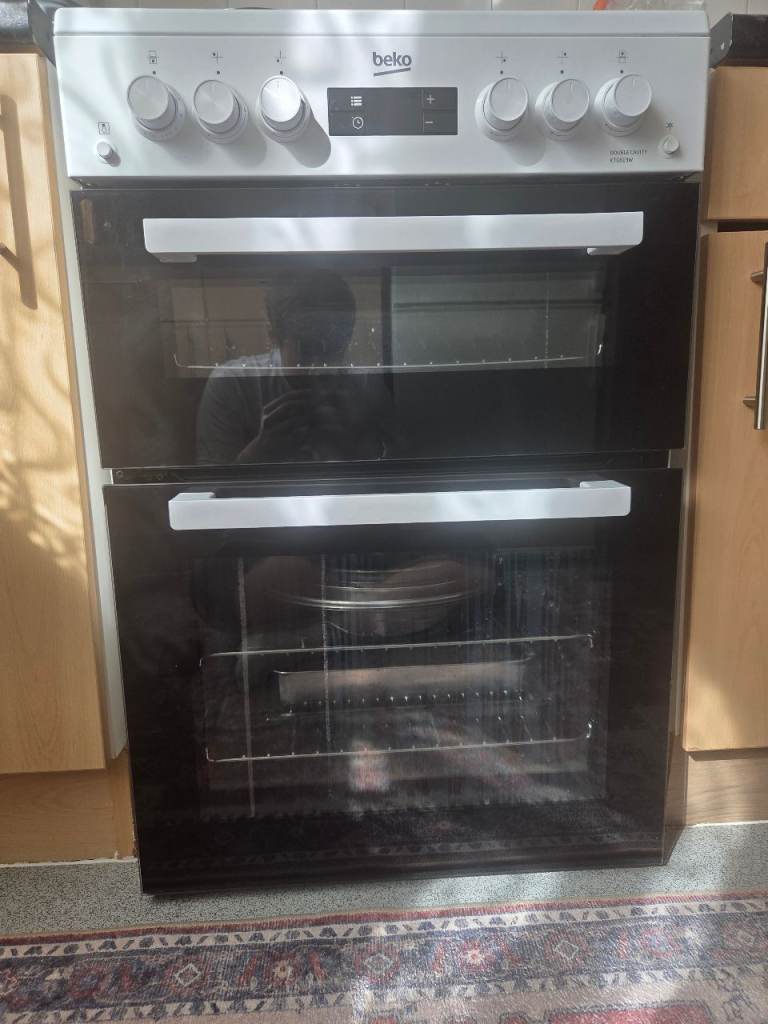 Beko Freestanding Double Oven Cooker – White, Good Condition