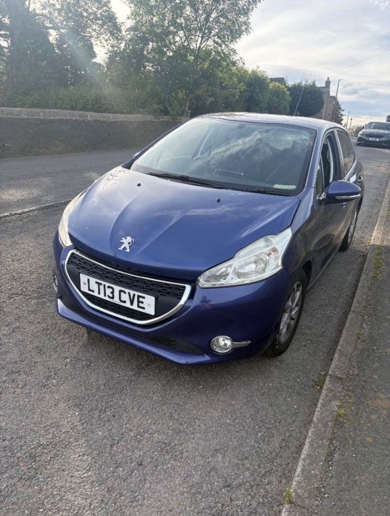 Peugeot, 208, Hatchback, 2013, Semi-Auto, 1398 (cc), 5 doors