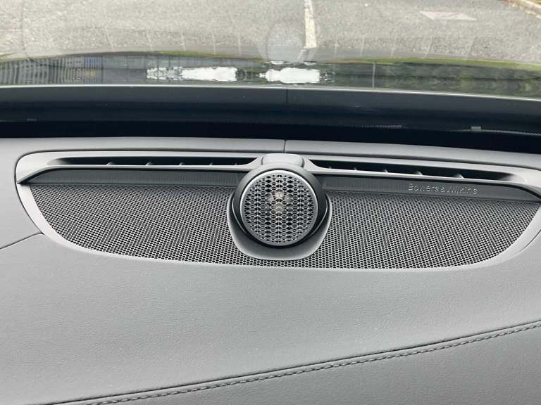 2025 Volvo XC90 Ultra, T8 AWD Plug-in hybrid, Electric/Petrol, Bright, 7 Seats ESTATE Petrol/Elec...