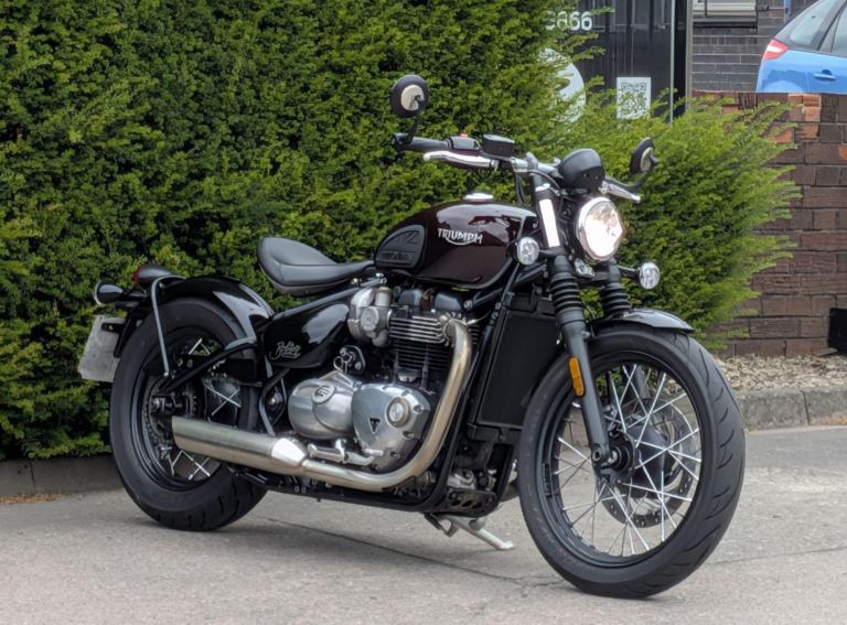 TRIUMPH BONNEVILLE BOBBER - 2017 17 - LOW MILES