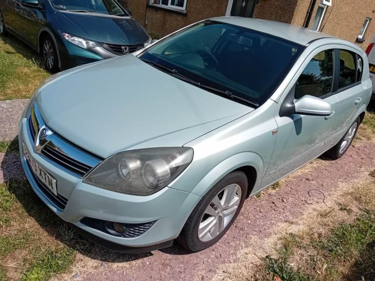 Lovely Vauxhall Astra 1.7 diesel with mot until March next year. Reliable and economical.