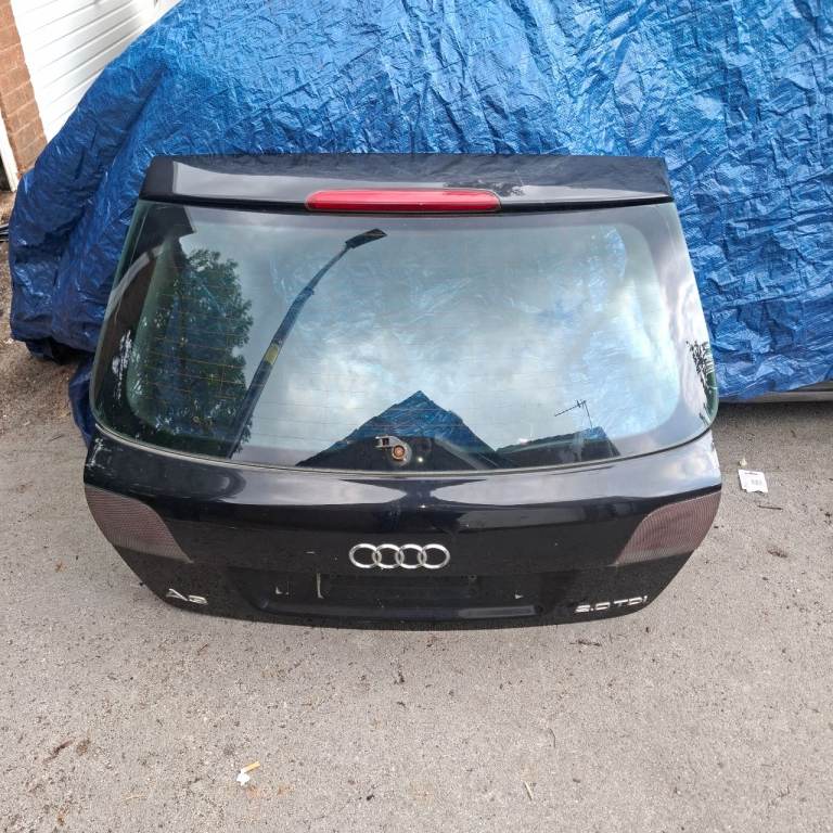 Audi a3 8p sportback boot lid