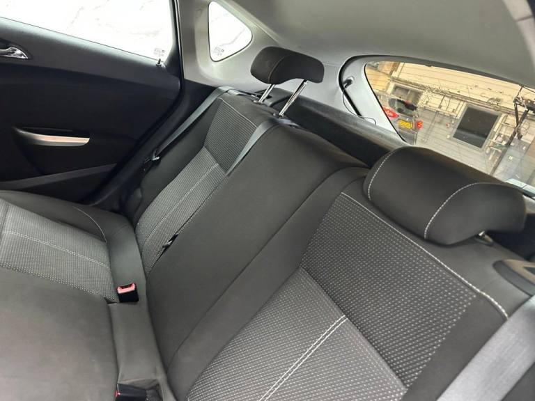 2012 Vauxhall Astra **MAKE US AN OFFER!!**1.4 16v SRi Hatchback 5dr Petrol Manual Euro 5 (100 p H...