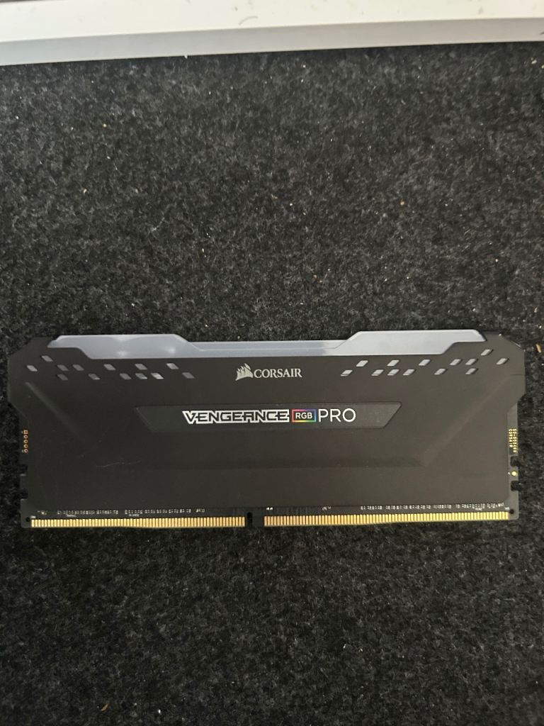 Corsair vengeance pro ddr4 16gb 3600mhz