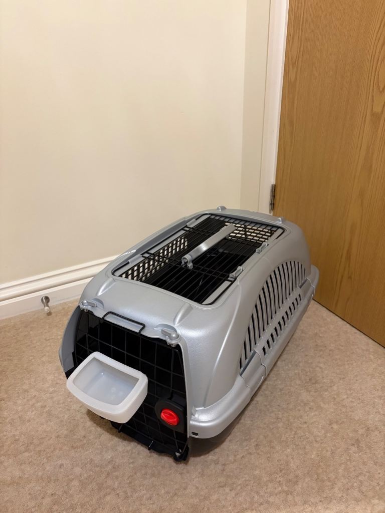 As new Pet carrier 