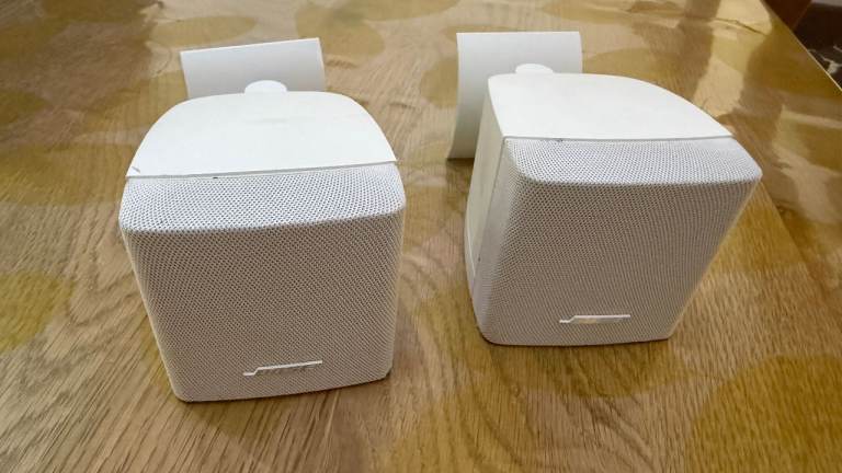 2 X Bose satellite cube speakers with Original Wall Mounts