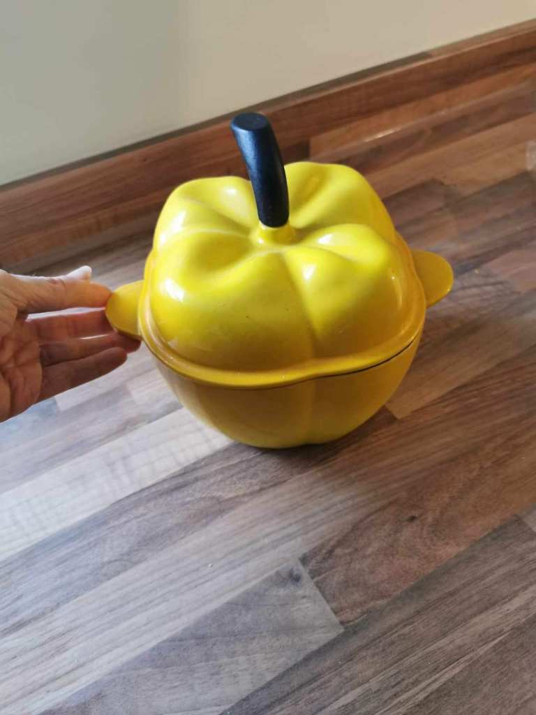 Yellow pepper novelty casserole dish