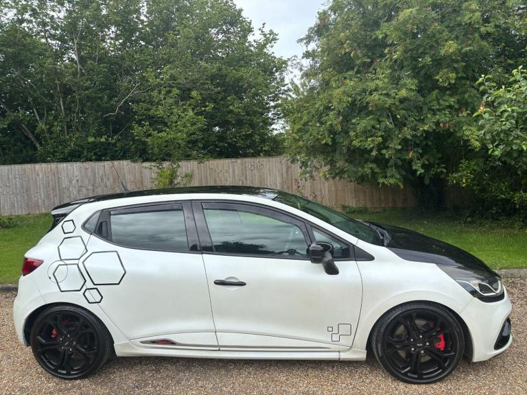 2015 Renault Clio 1.6T 16V RenaultSport Trophy Nav 220 5dr Auto HATCHBACK PETROL Automatic