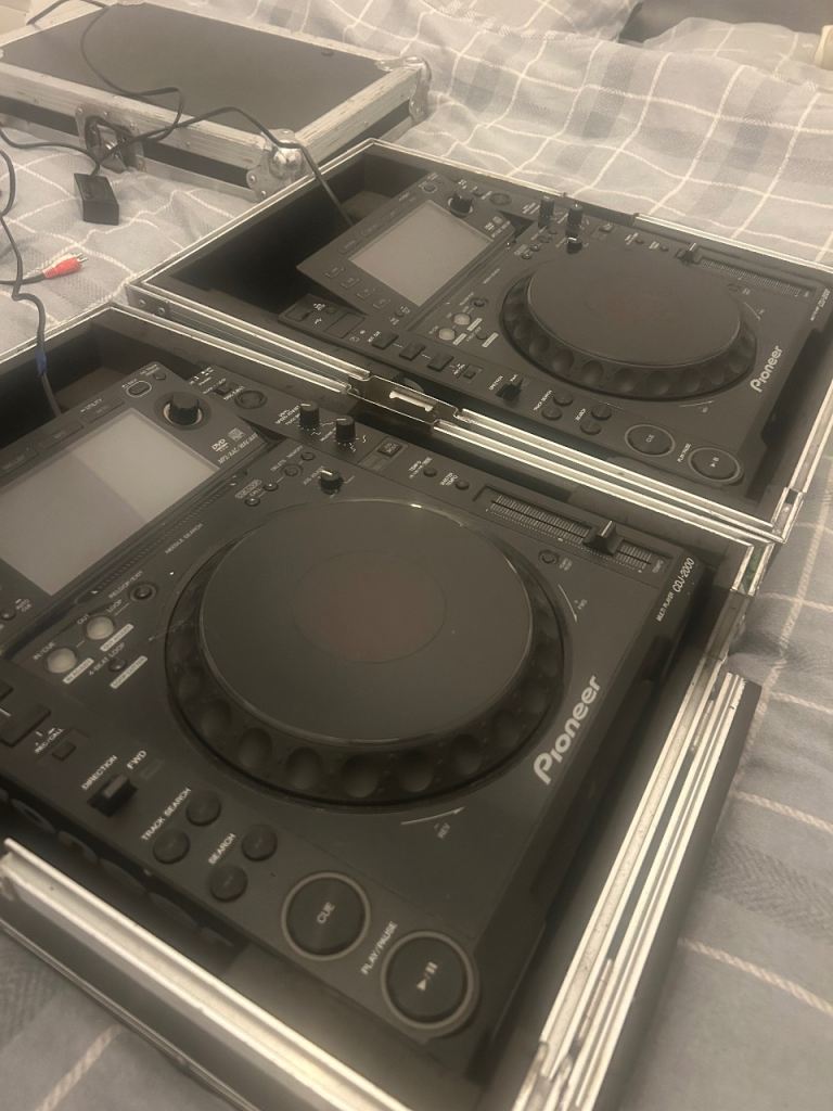 Pioneer CDJ-2000 