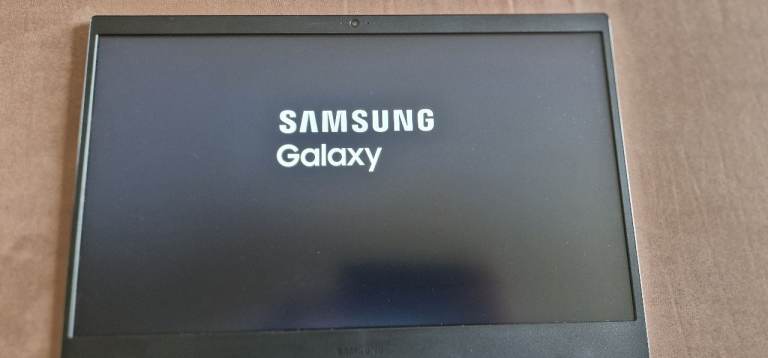 *SALE* Samsung Galaxy Book Go - Snapdragon 7C laptop