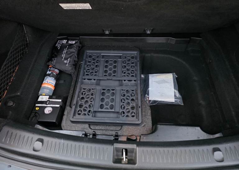 Mercedes-Benz E220 2017 premium sunroof- e class 